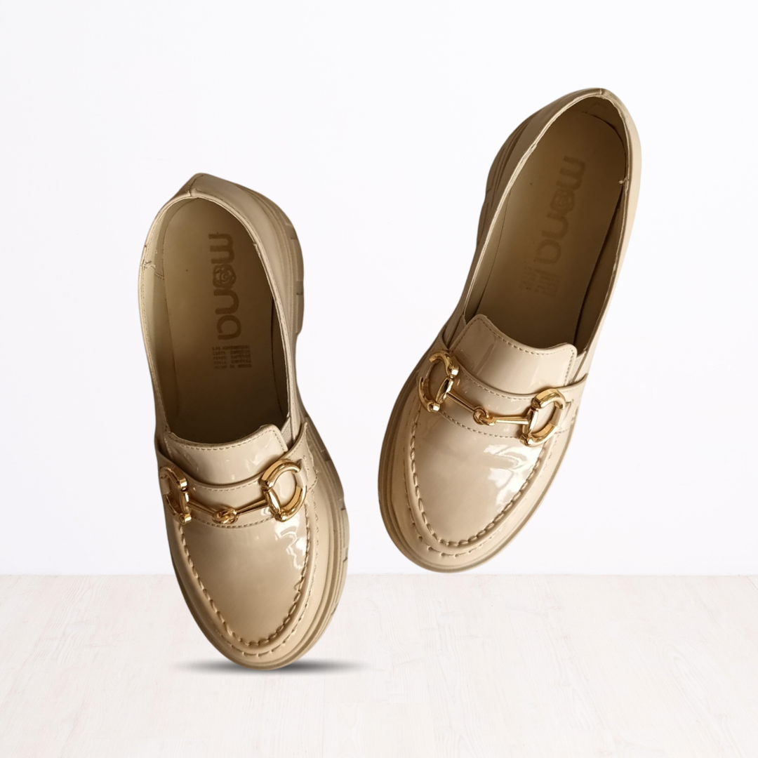 Mocasines de charol con Hebilla 332