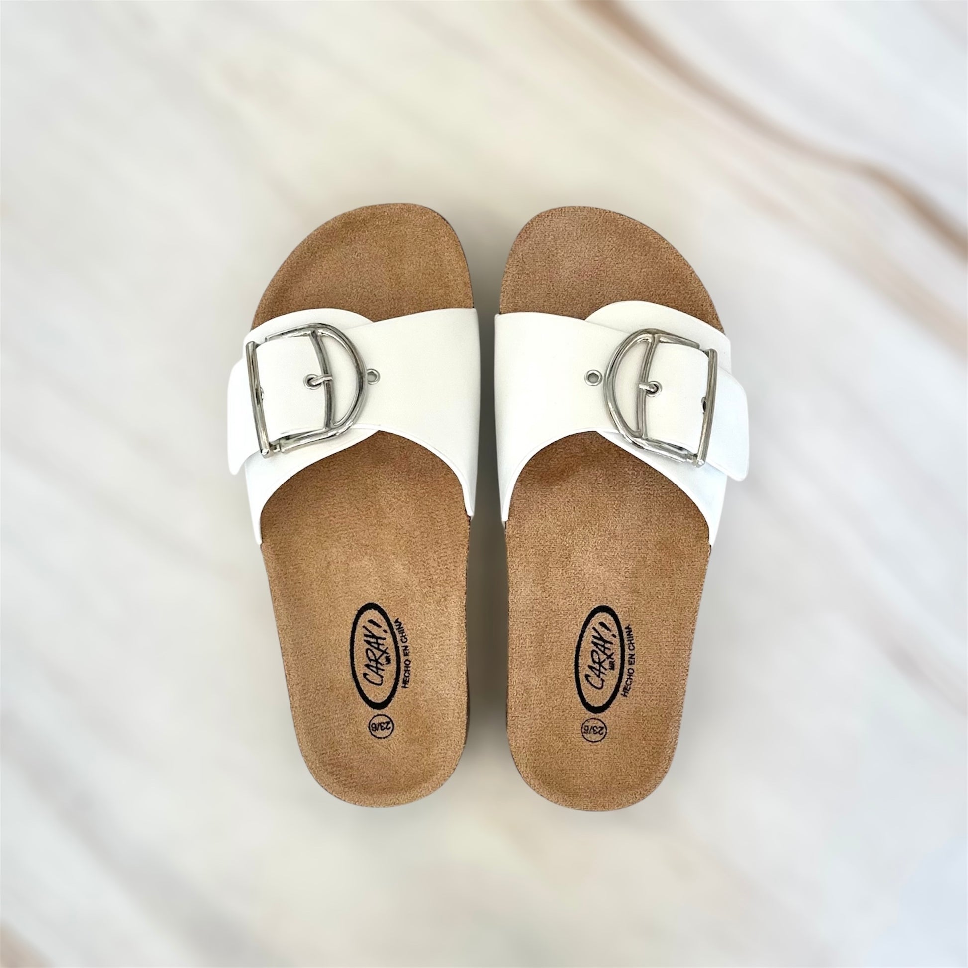 Sandalia con hebilla ajustable 97