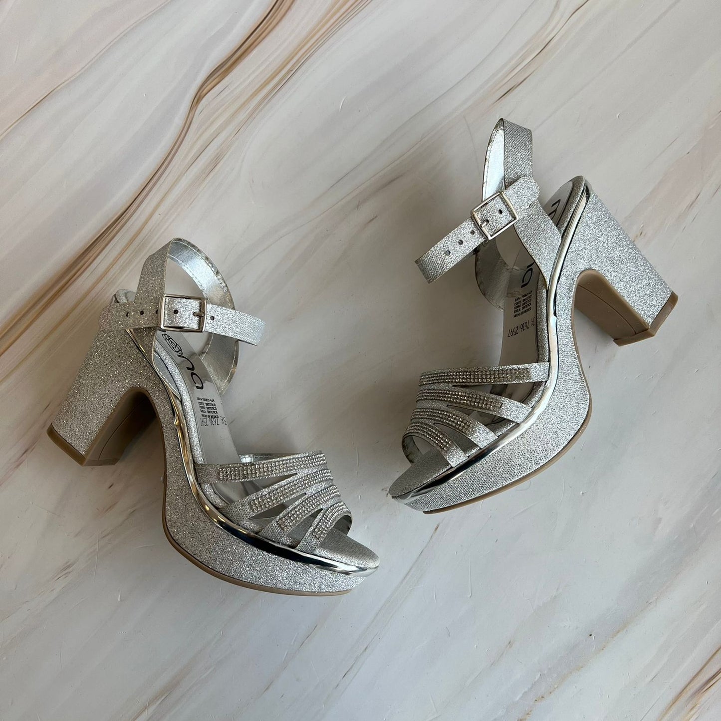 Zapatilla tacón ancho con brillos 7636