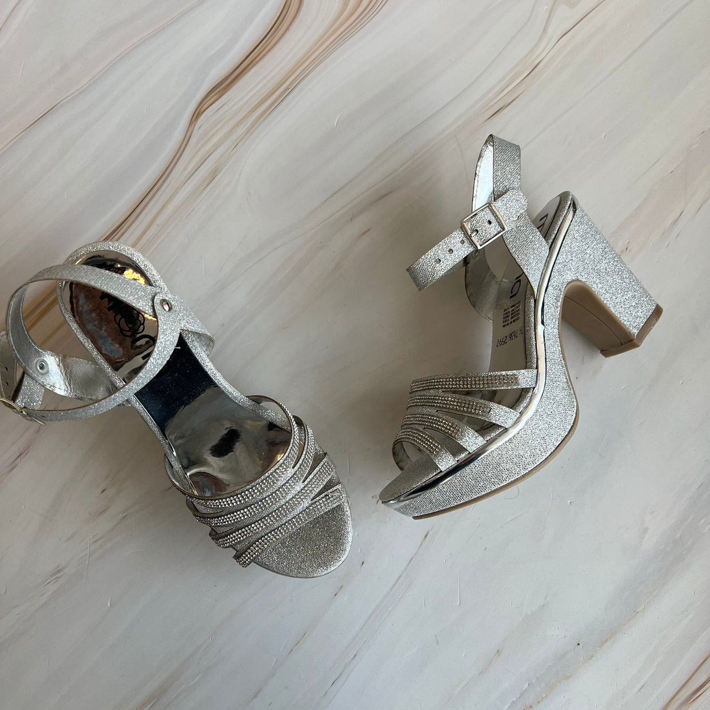Zapatilla tacón ancho con brillos 7636