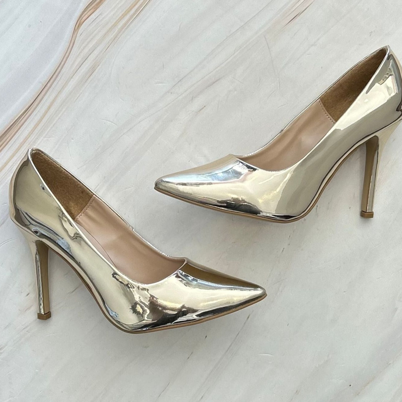 Zapatilla Cerrada con Tacón Aguja 2970