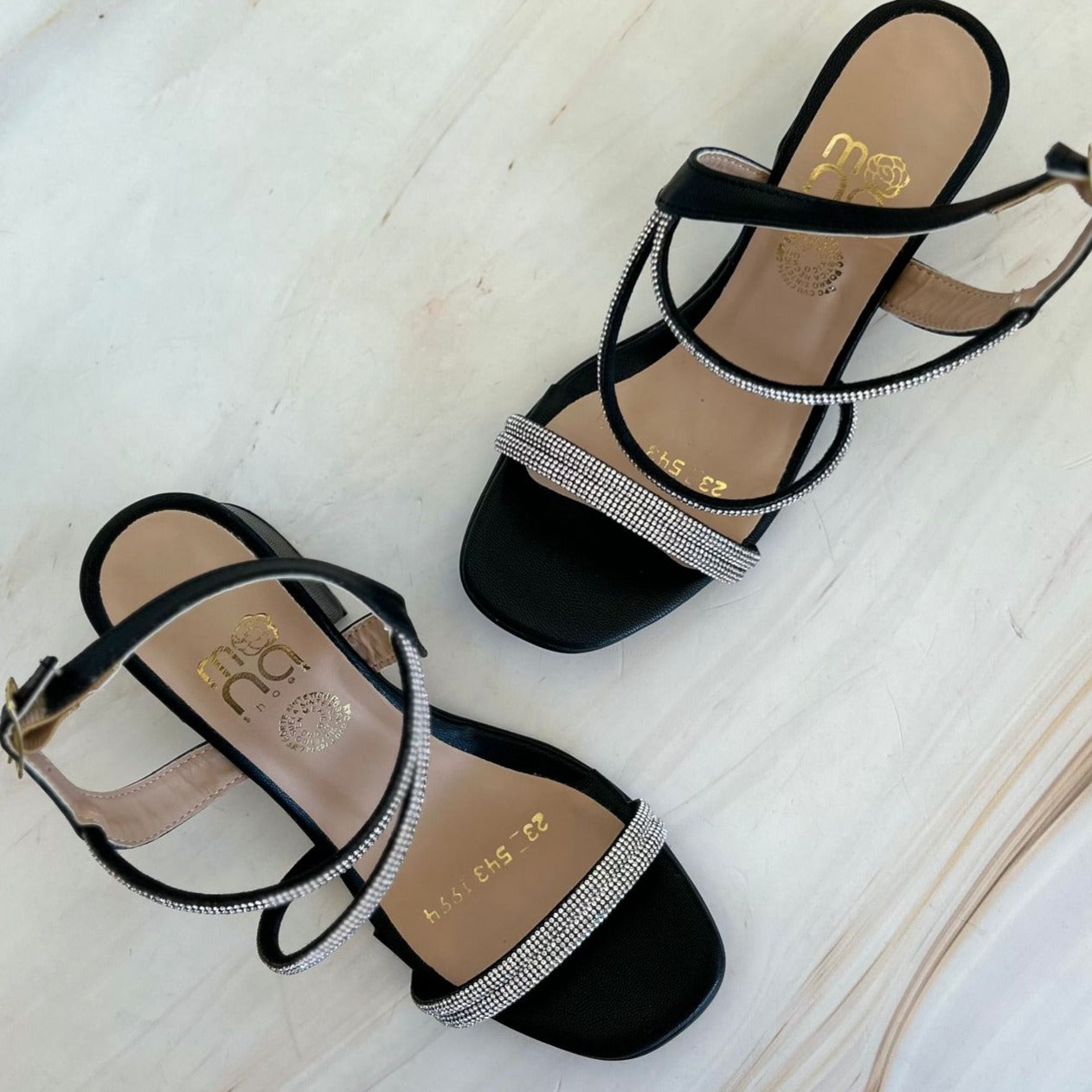 Zapatilla de Tira con Brillos 1994