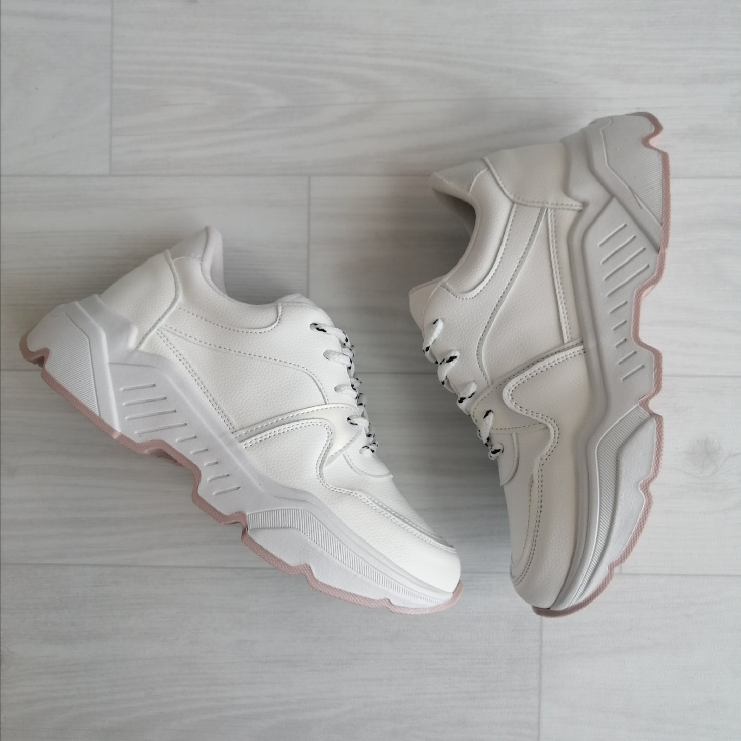 Tenis con plataforma 900