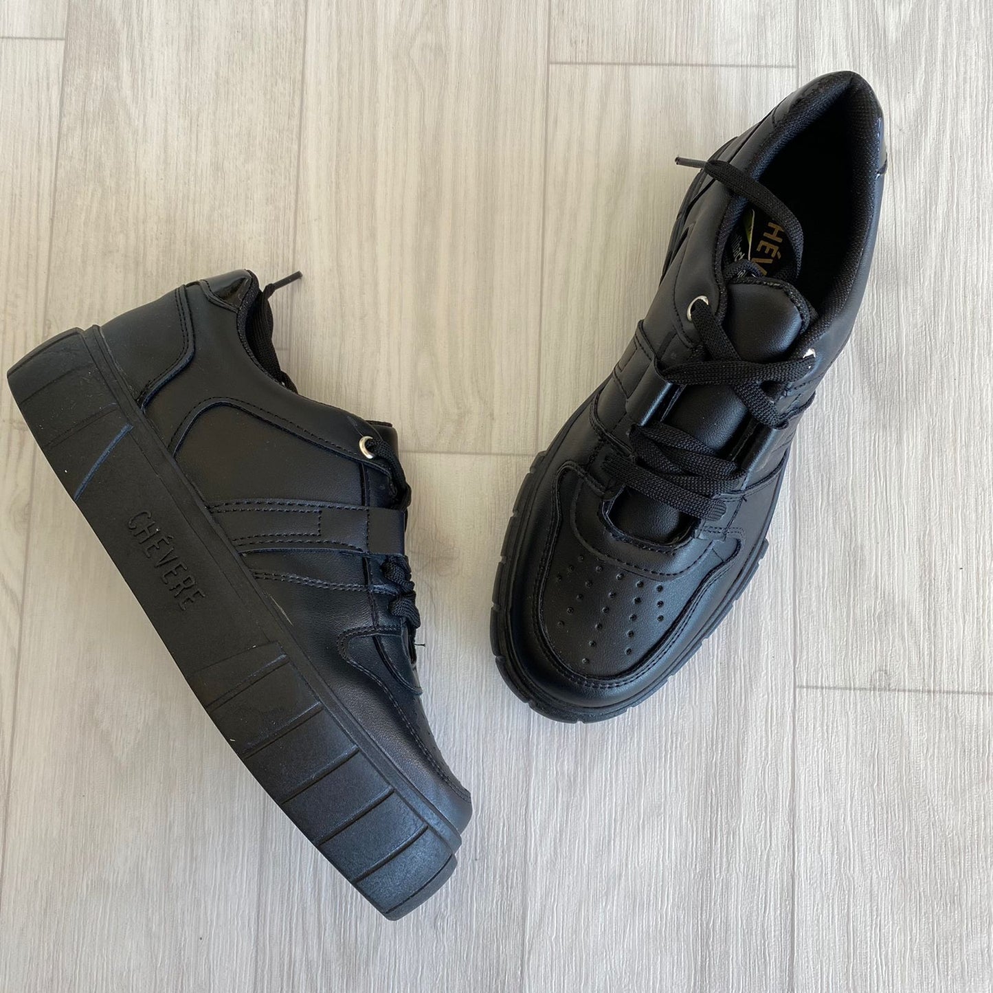 Tenis con Suela Gruesa y Cordones 73