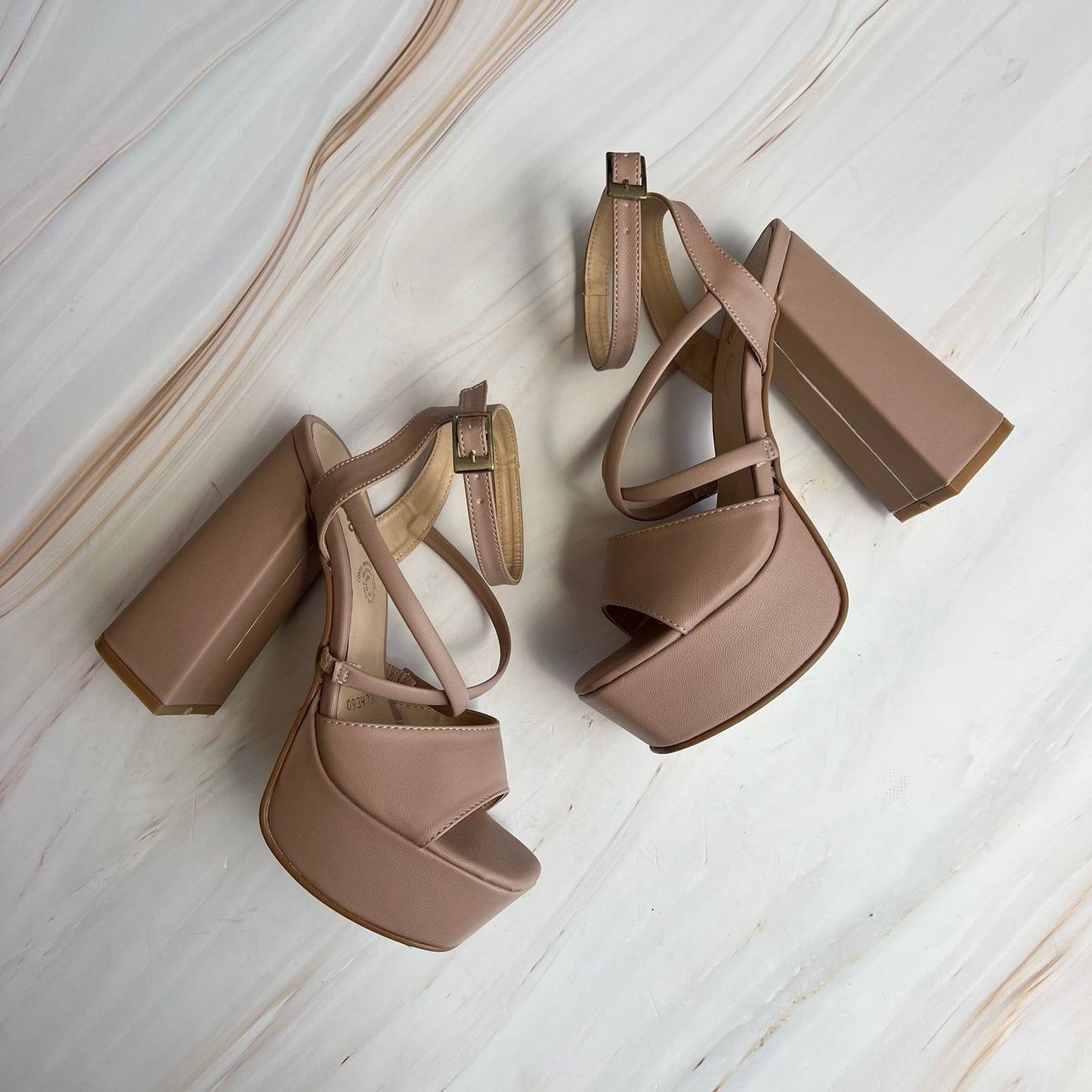 Zapatilla con tiras 934