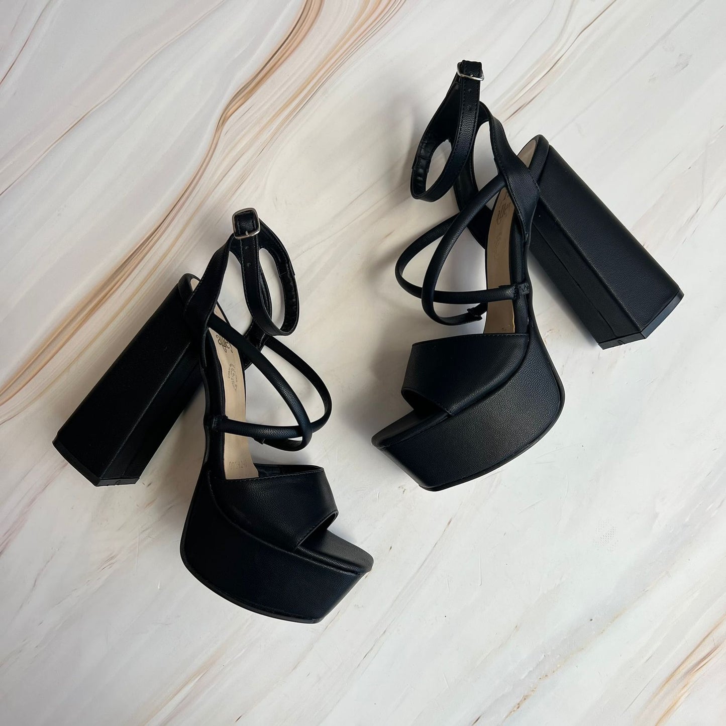 Zapatilla con tiras 934