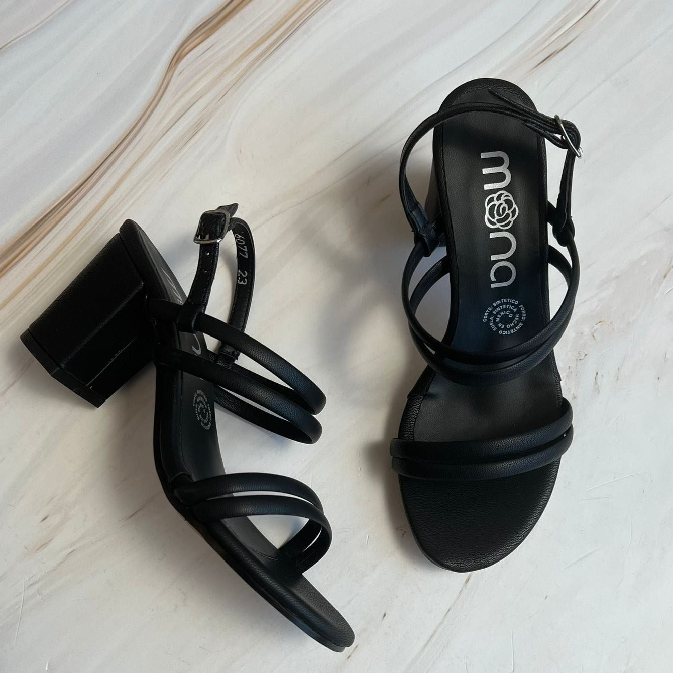 Zapatilla de tacón cuadrado y tiras 6077