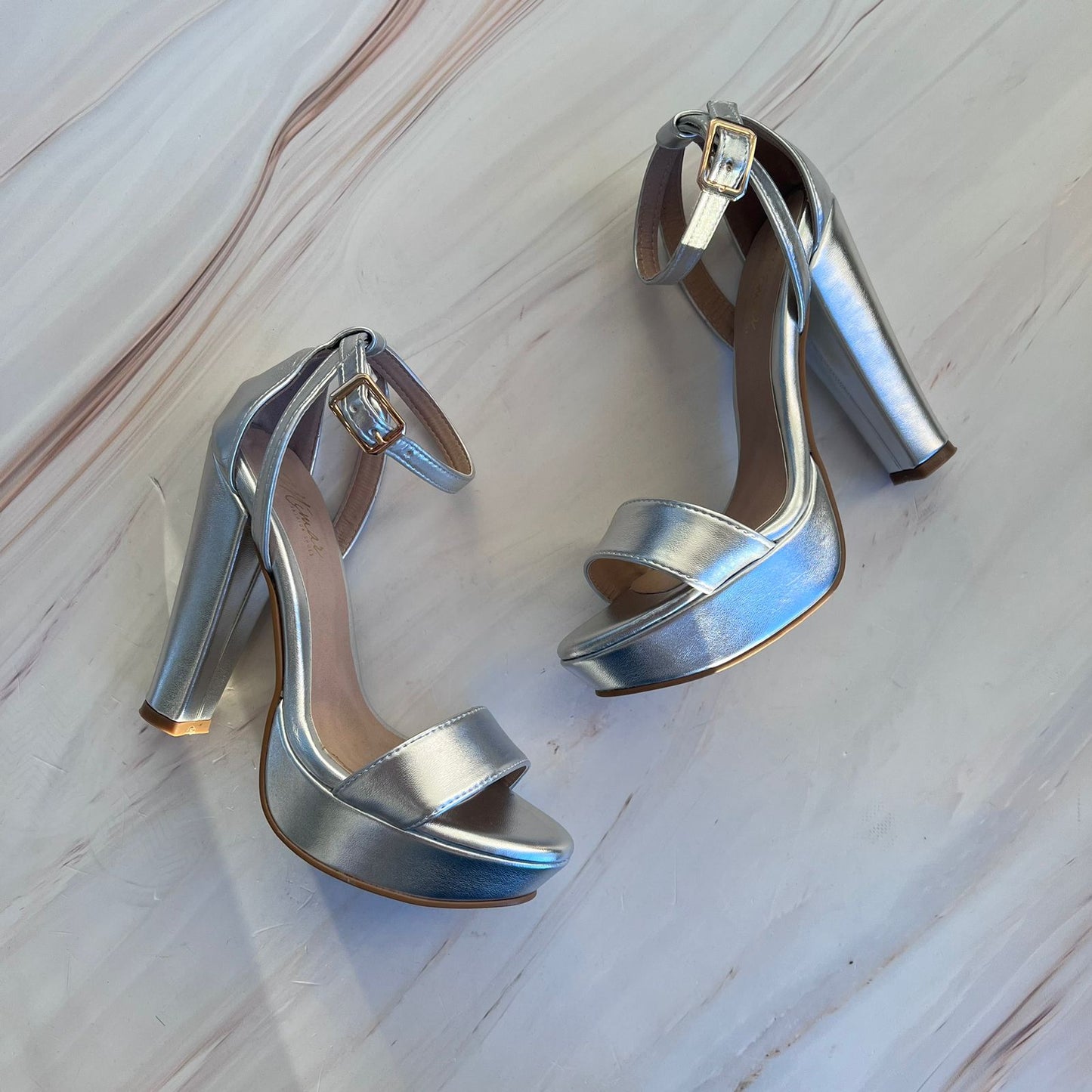 Zapatilla con pulsera 4392