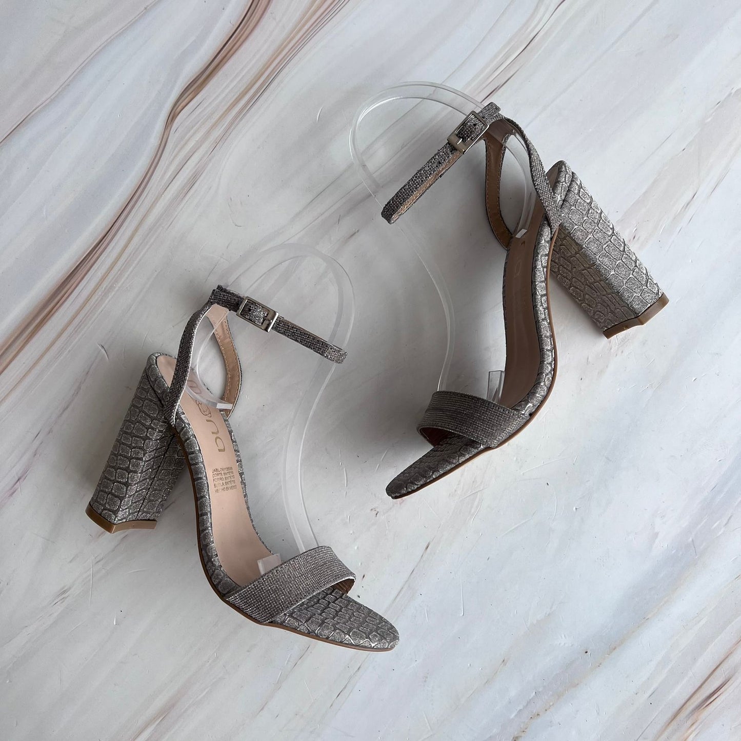 Zapatilla con pulsera 721