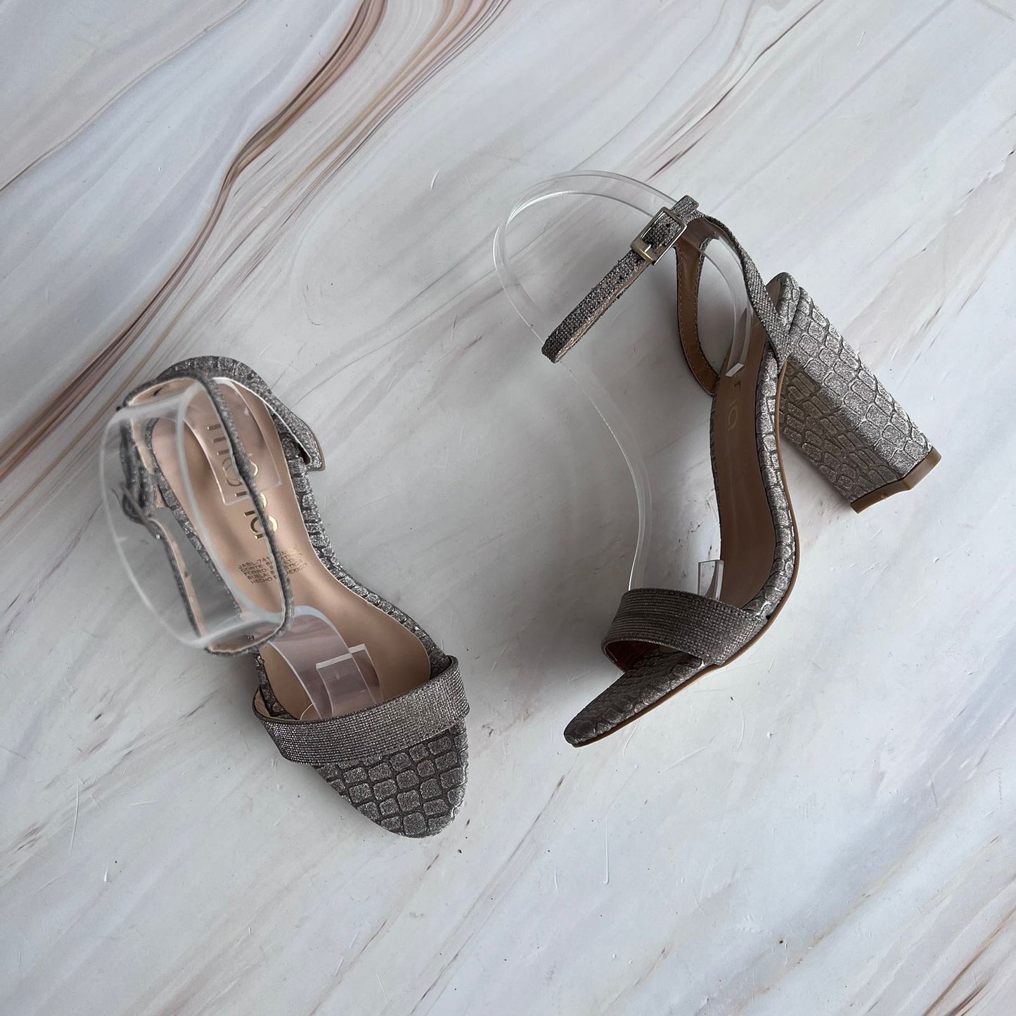 Zapatilla con pulsera 721