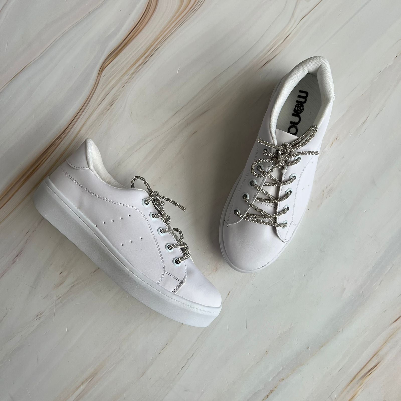 Tenis con agujetas de piedras 601