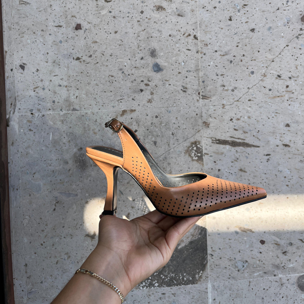 Zapatilla picuda 086