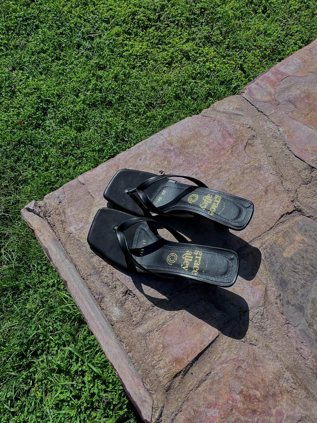 Zapatilla tacón bajo 647