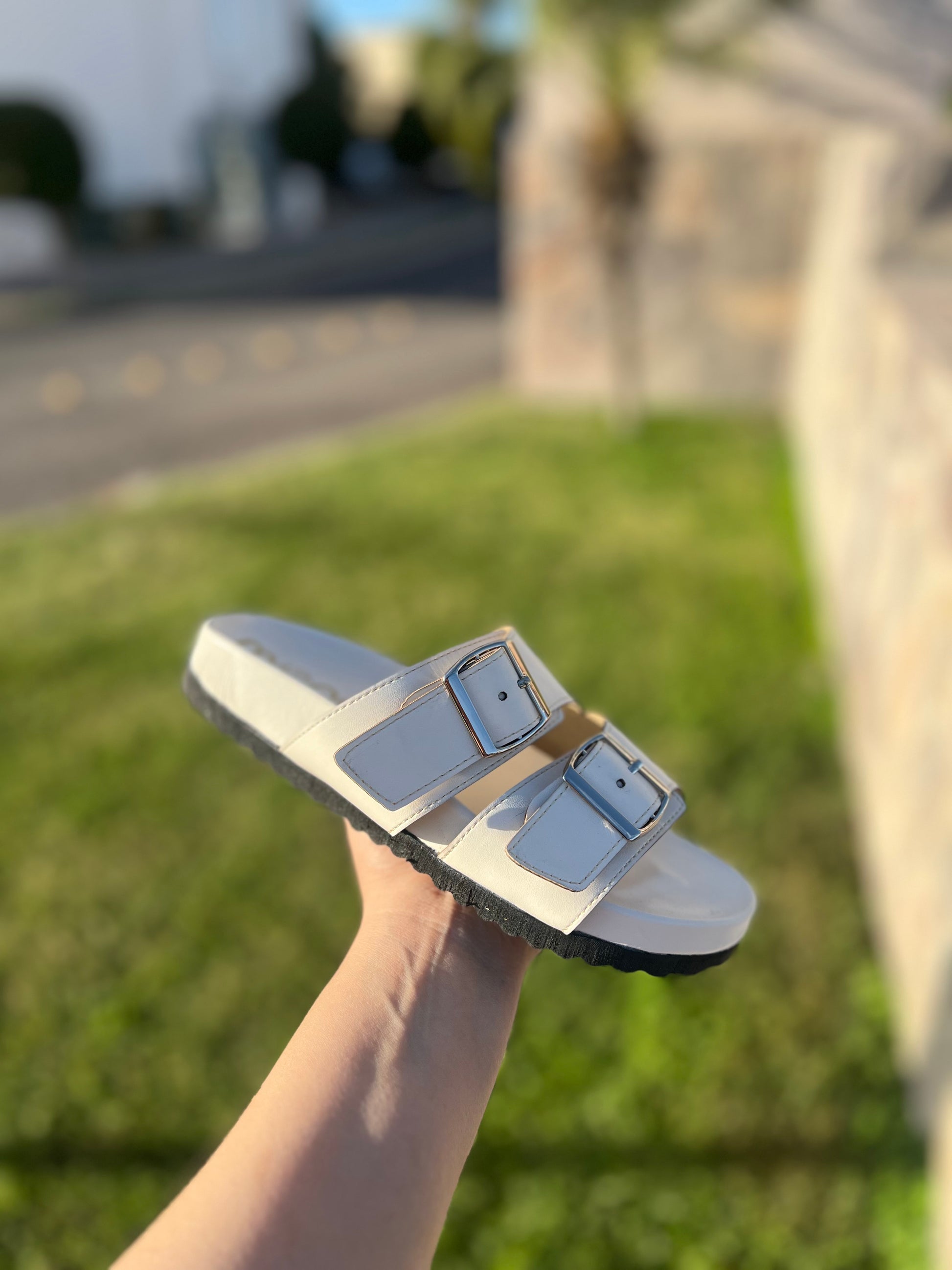 Sandalias late 402