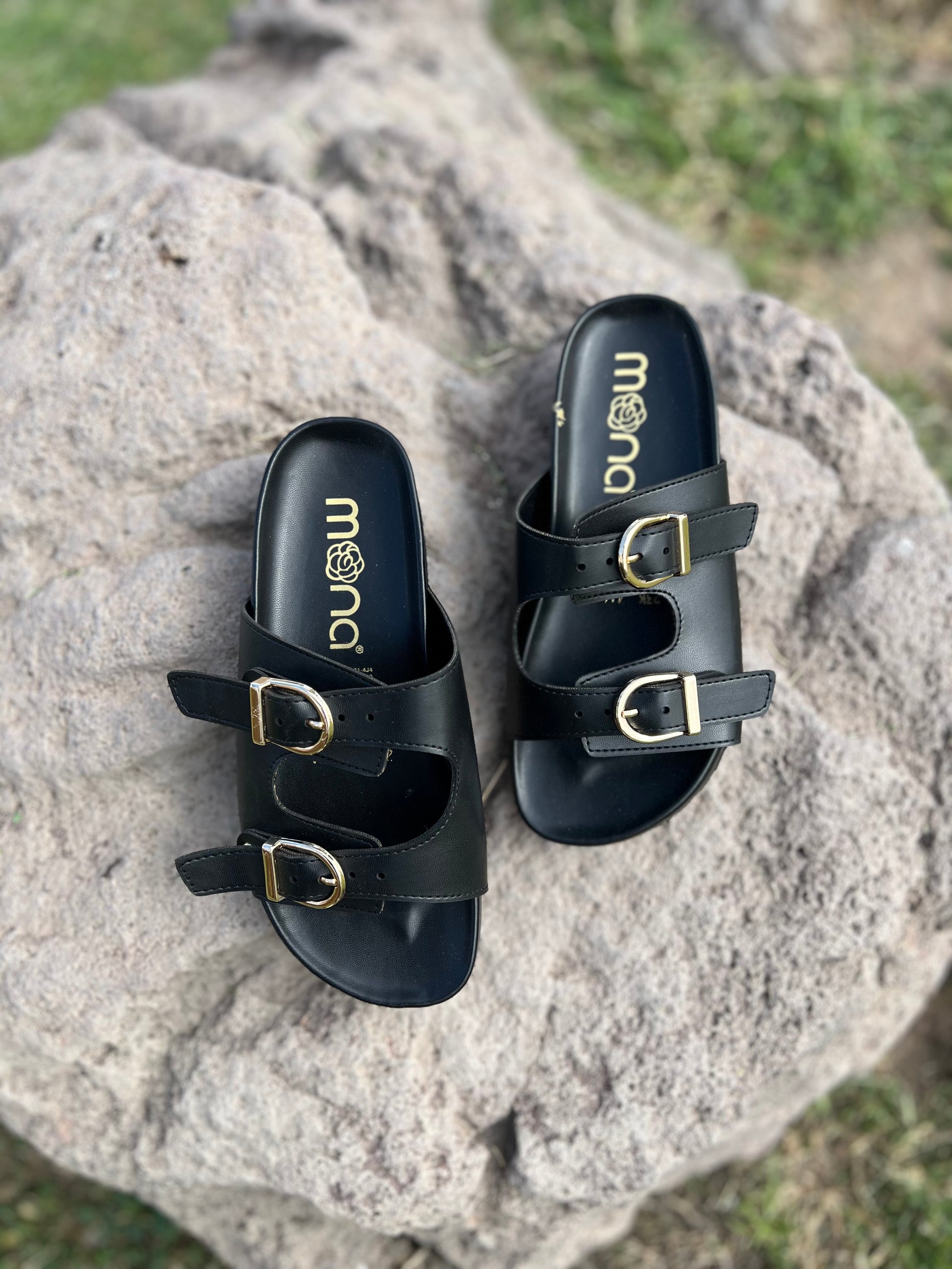 Sandalia de hebillas 416