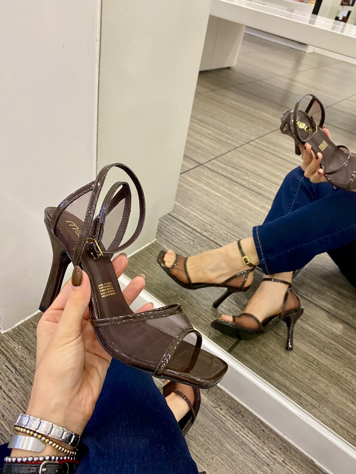 Zapatilla con transparencia 262029