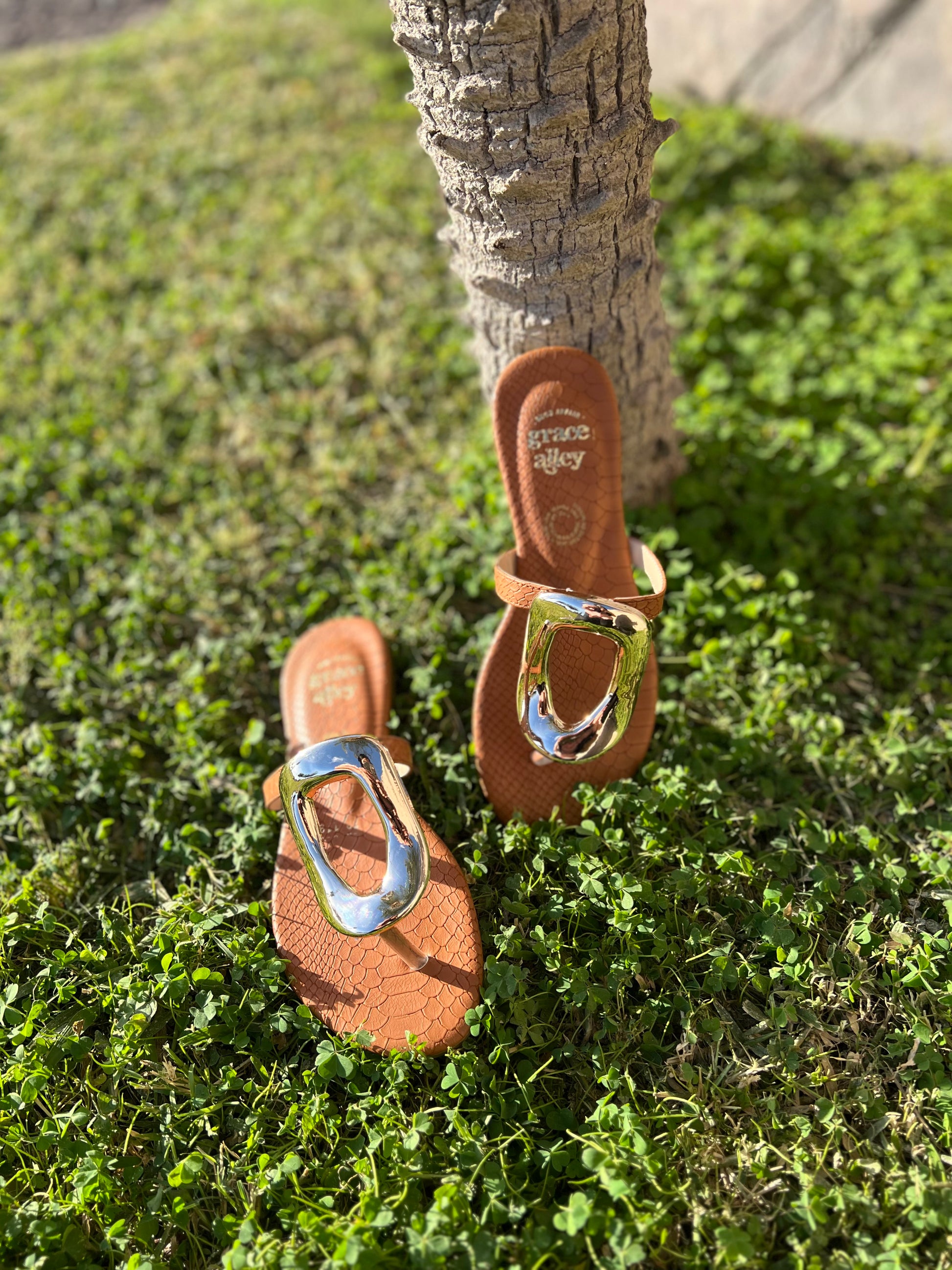 Sandalia con dorado 119