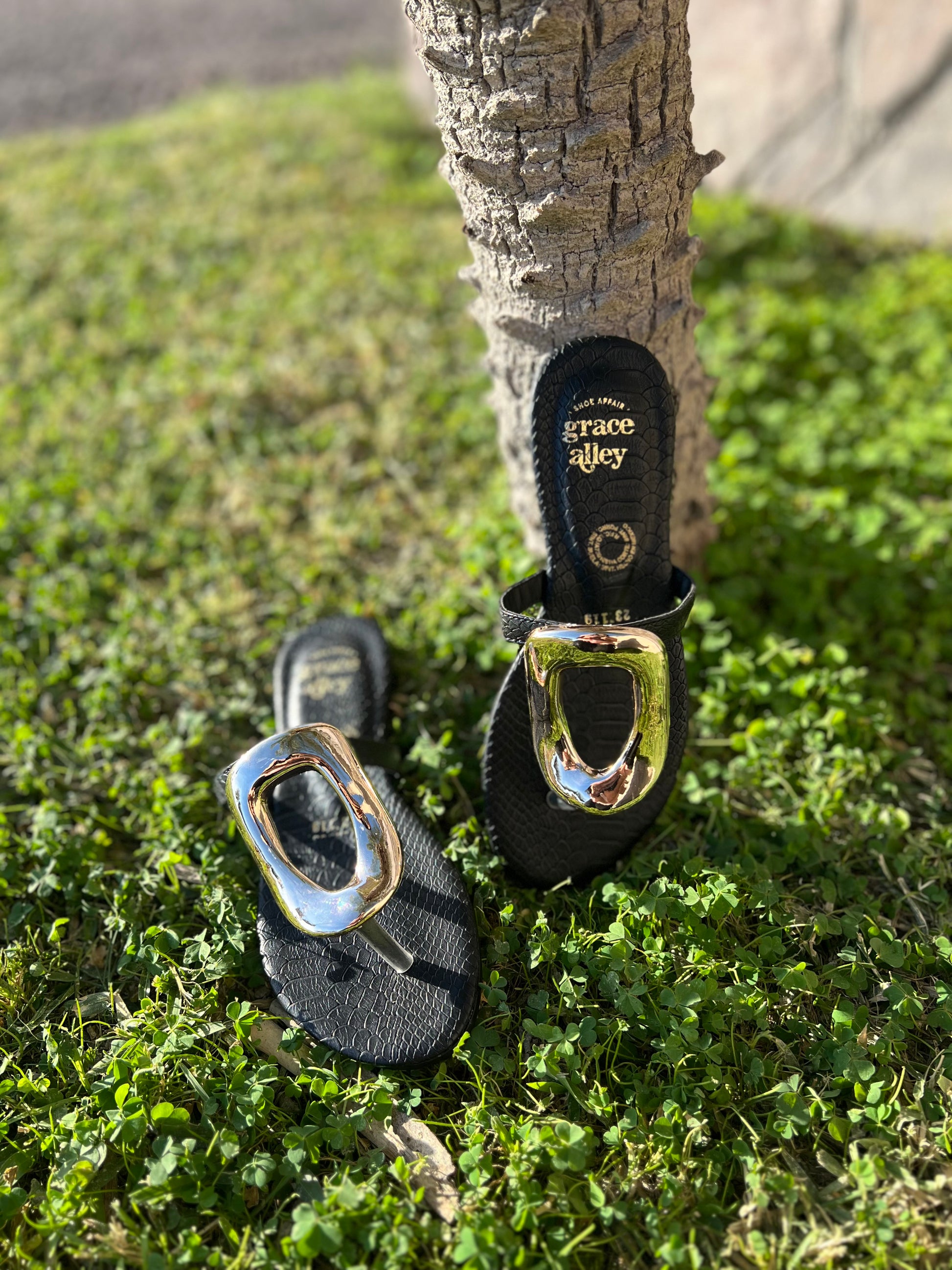 Sandalia con dorado 119