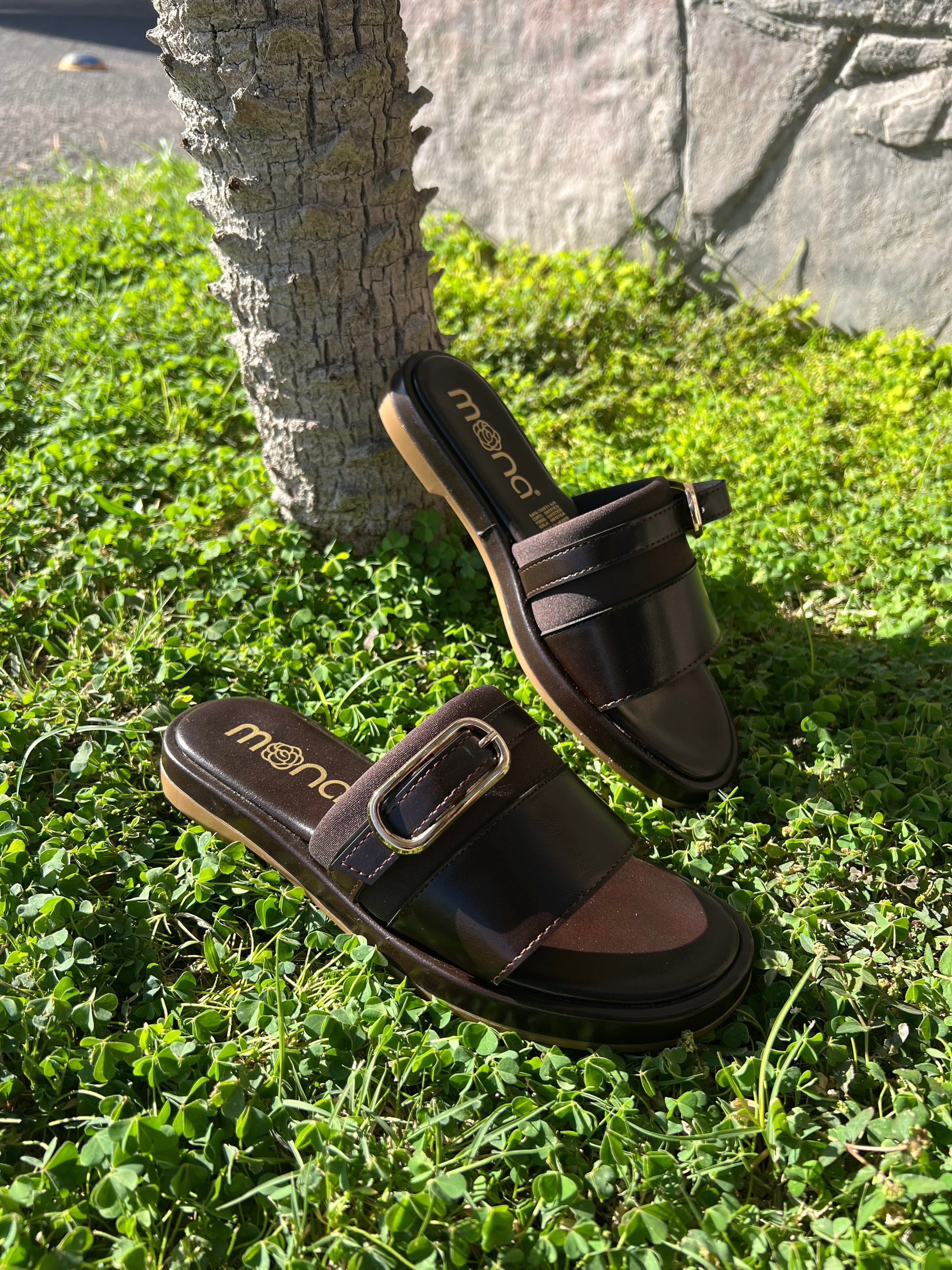 Sandalia con hebilla 1207