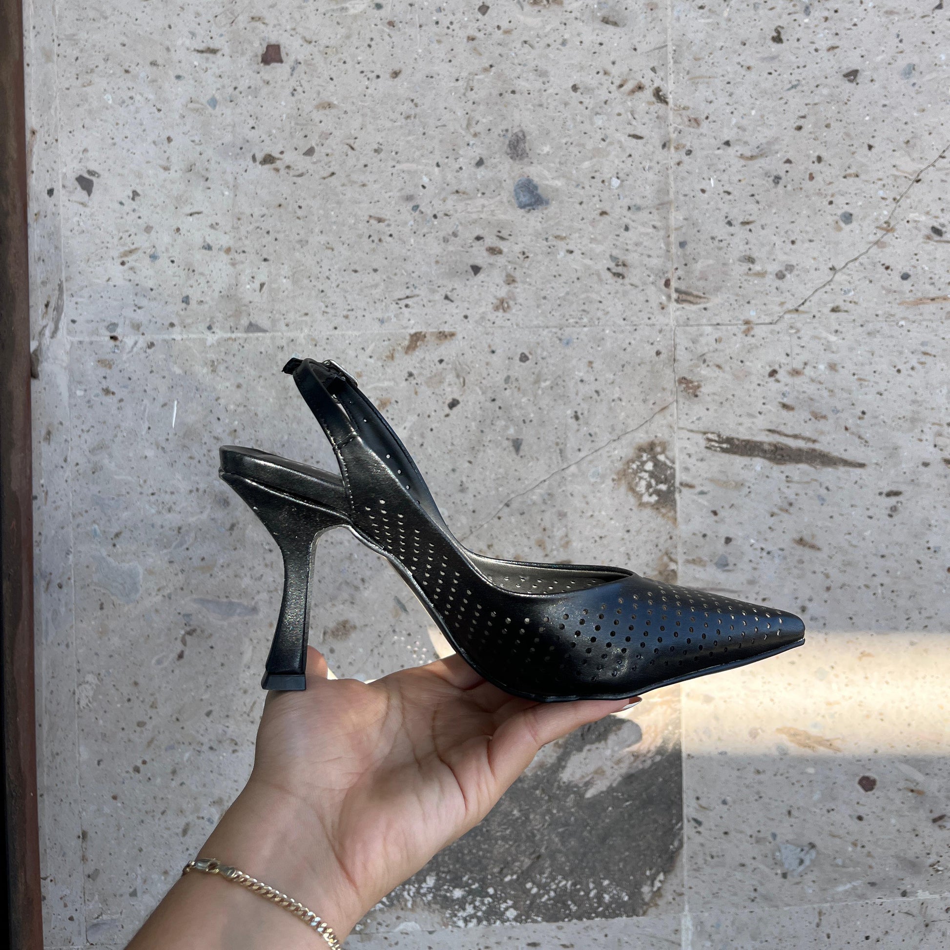 Zapatilla picuda 086