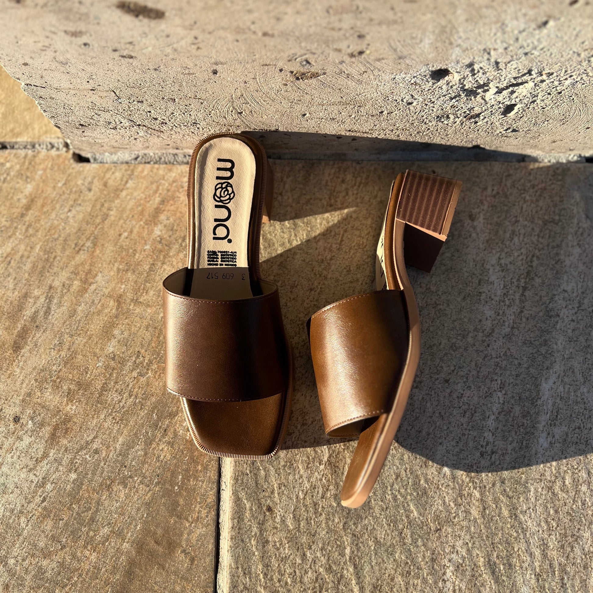 Sandalia con tacón 609