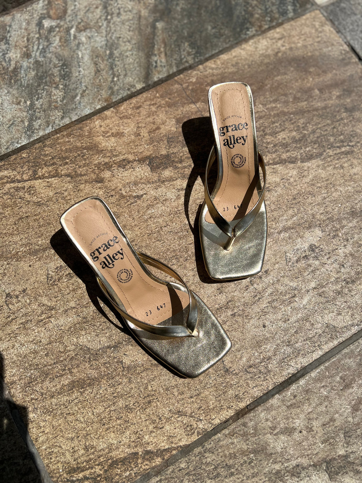 Zapatilla tacón bajo 647