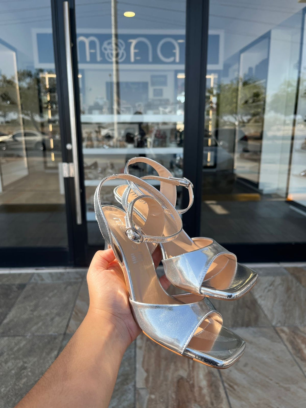 Zapatilla con pulsera 252073