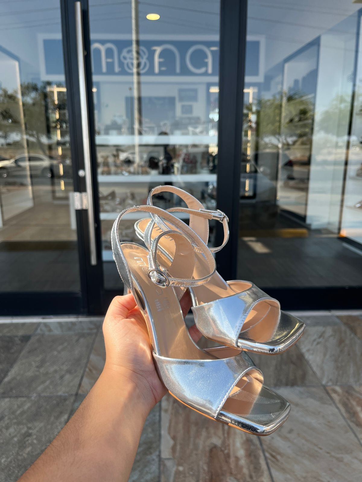 Zapatilla con pulsera 252073