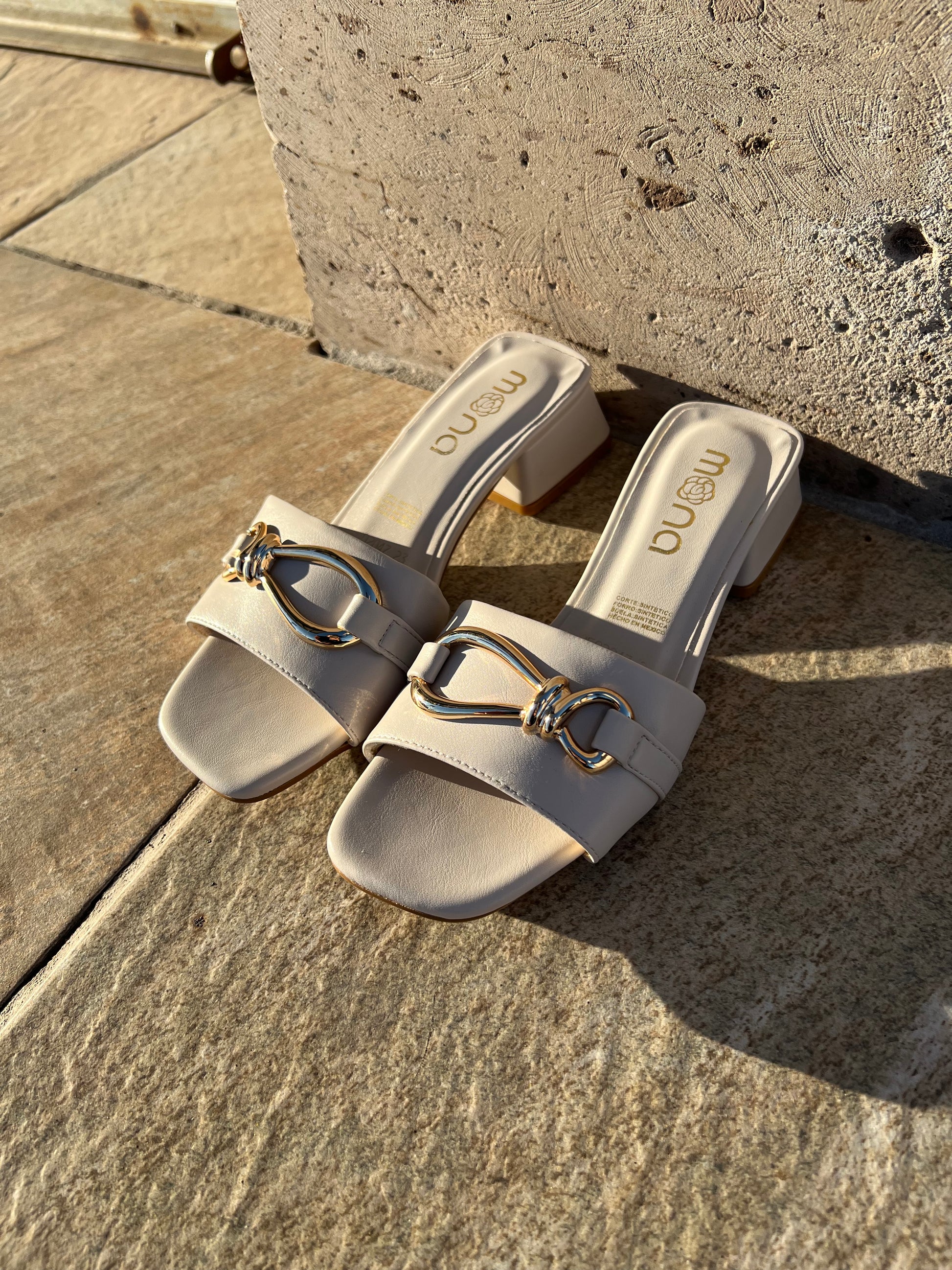 Sandalia tacón bajo 252072