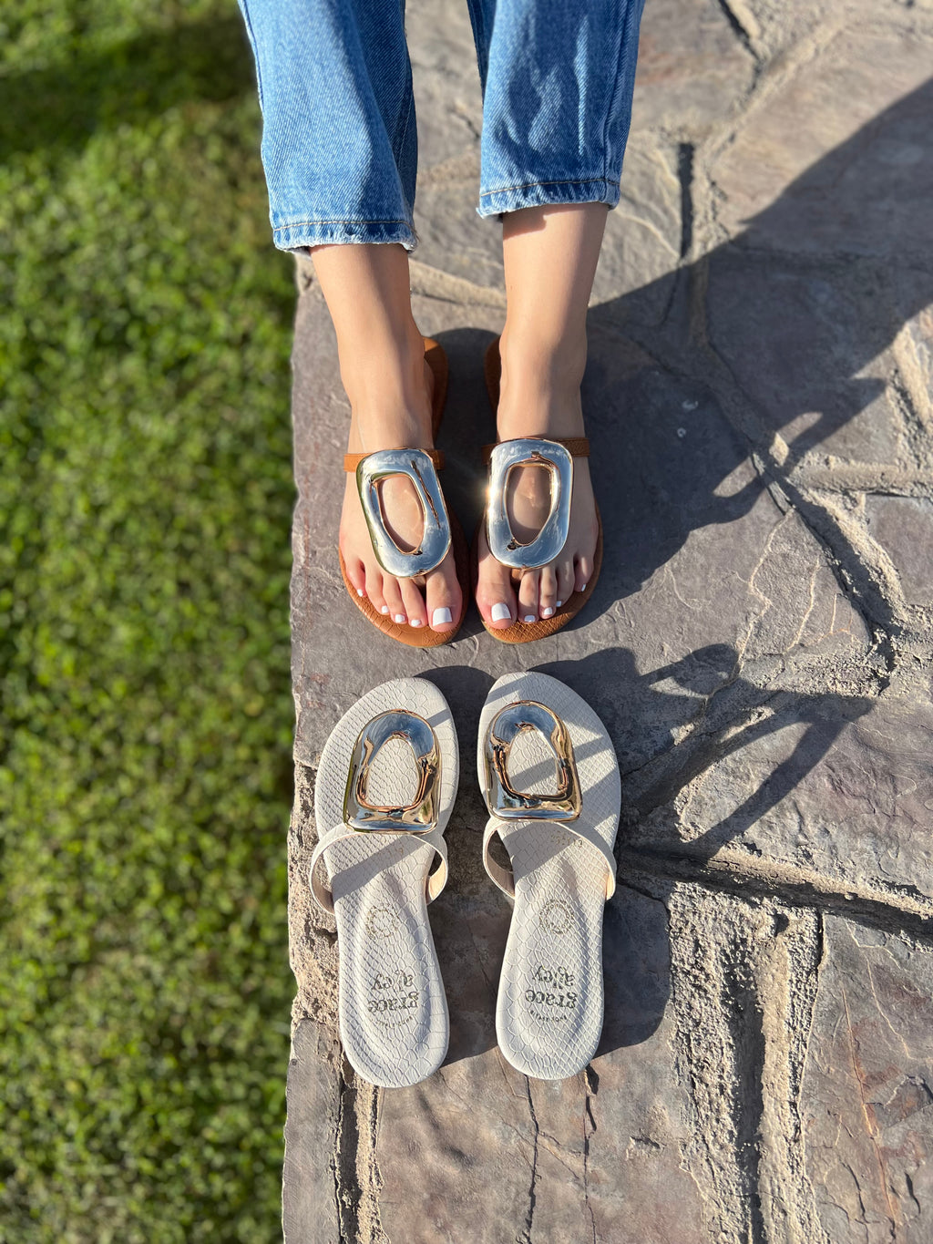 Sandalia con dorado 119