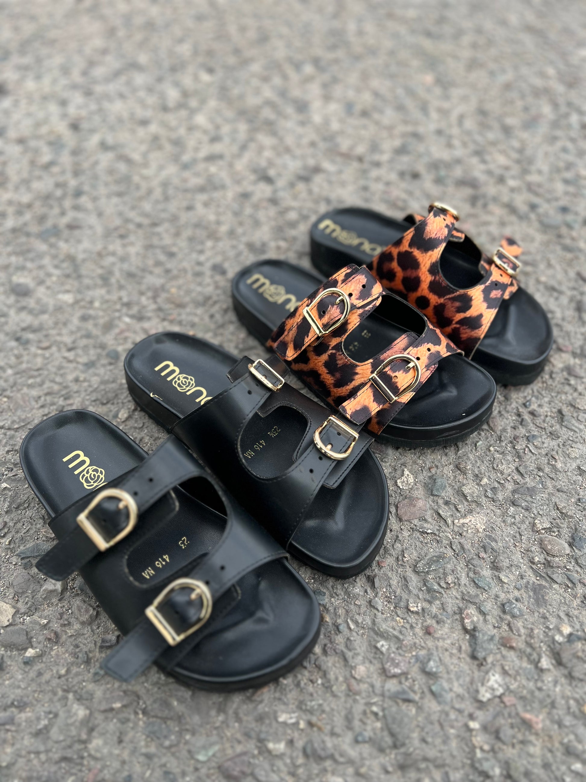 Sandalia de hebillas 416