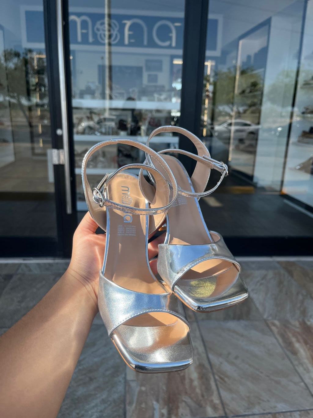 Zapatilla con pulsera 252073