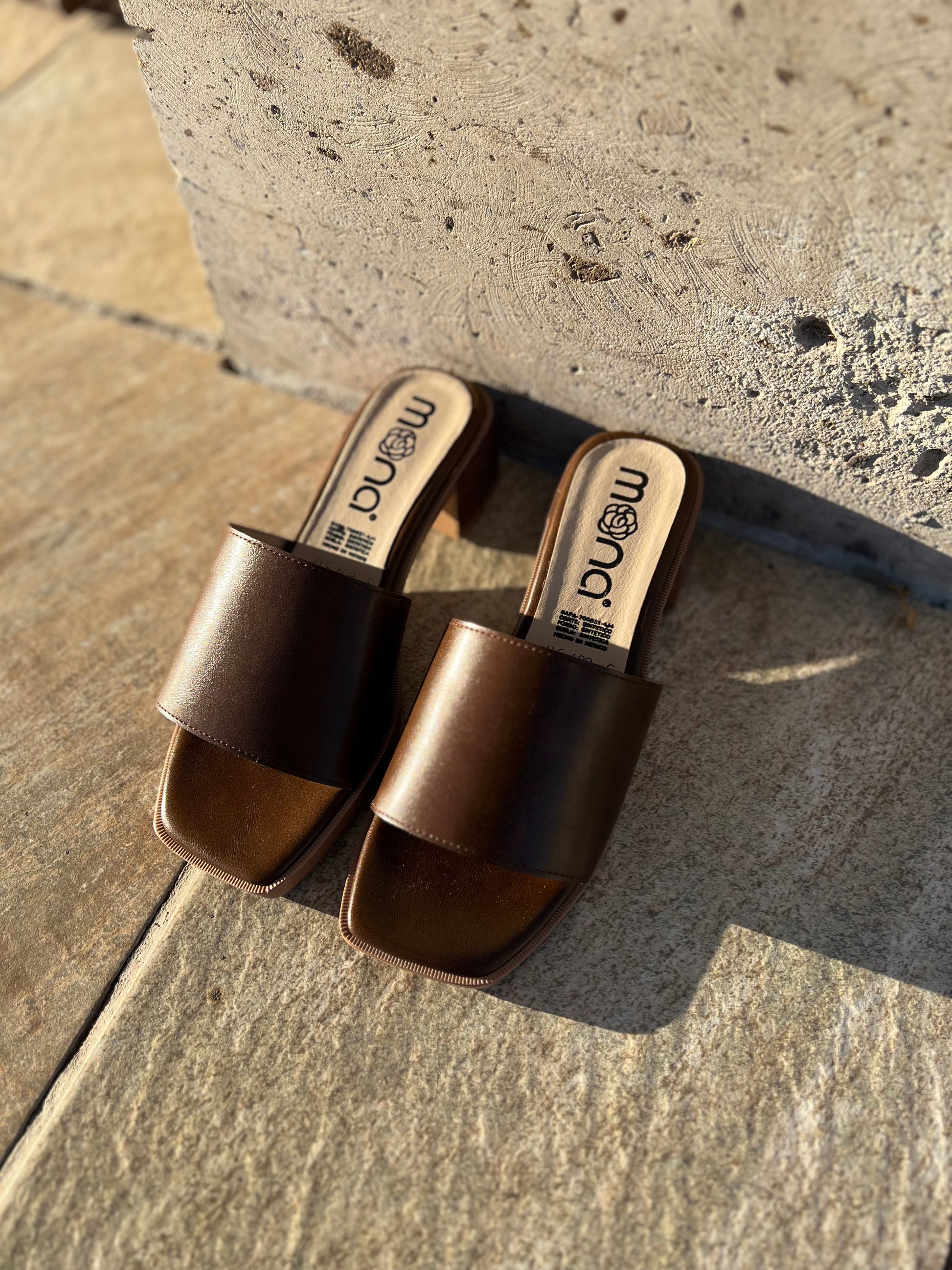 Sandalia con tacón 609