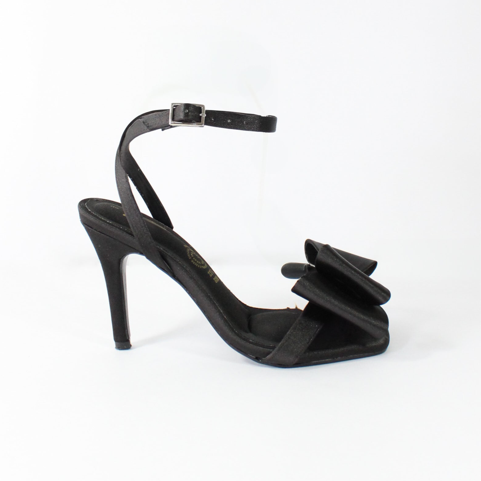Zapatilla con moño 888