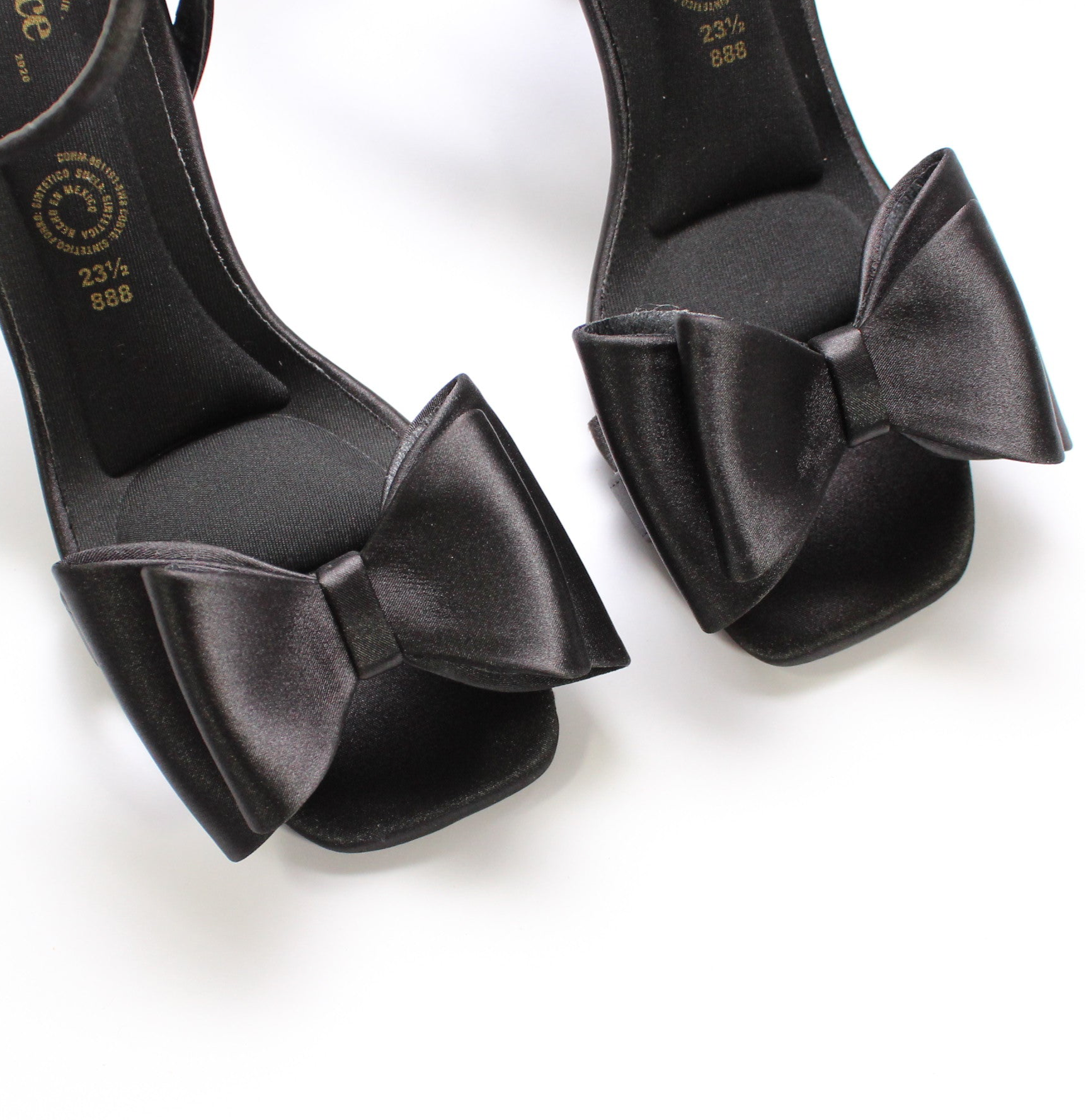 Zapatilla con moño 888
