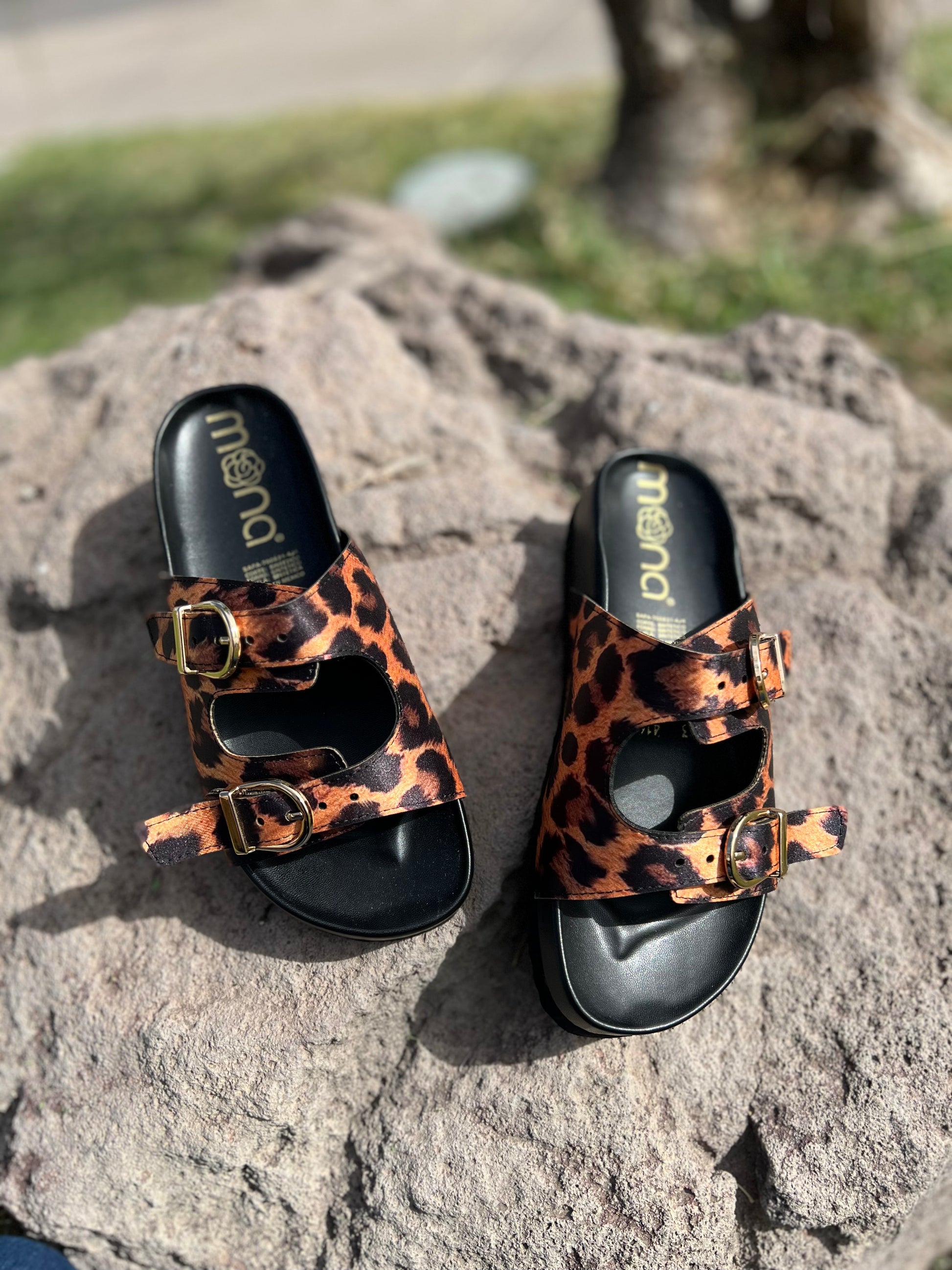 Sandalia de hebillas 416