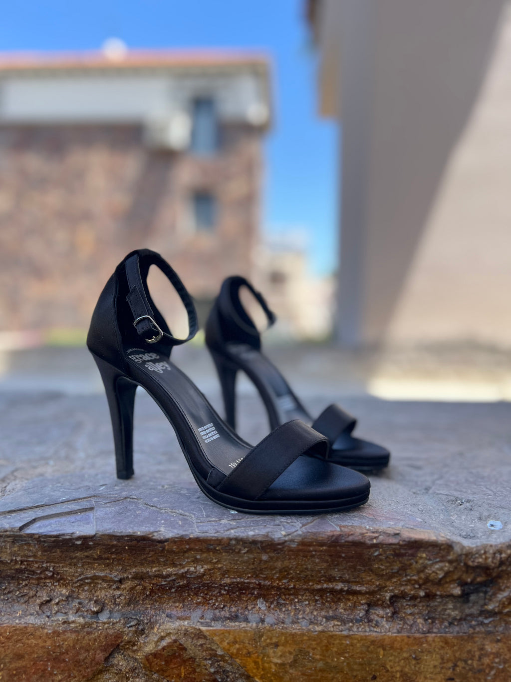 Zapatilla tacón delgado 116