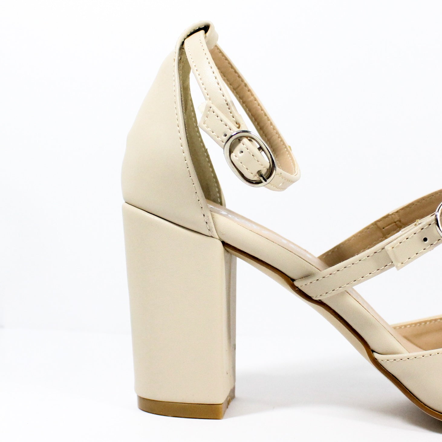 Zapatilla picuda 250402
