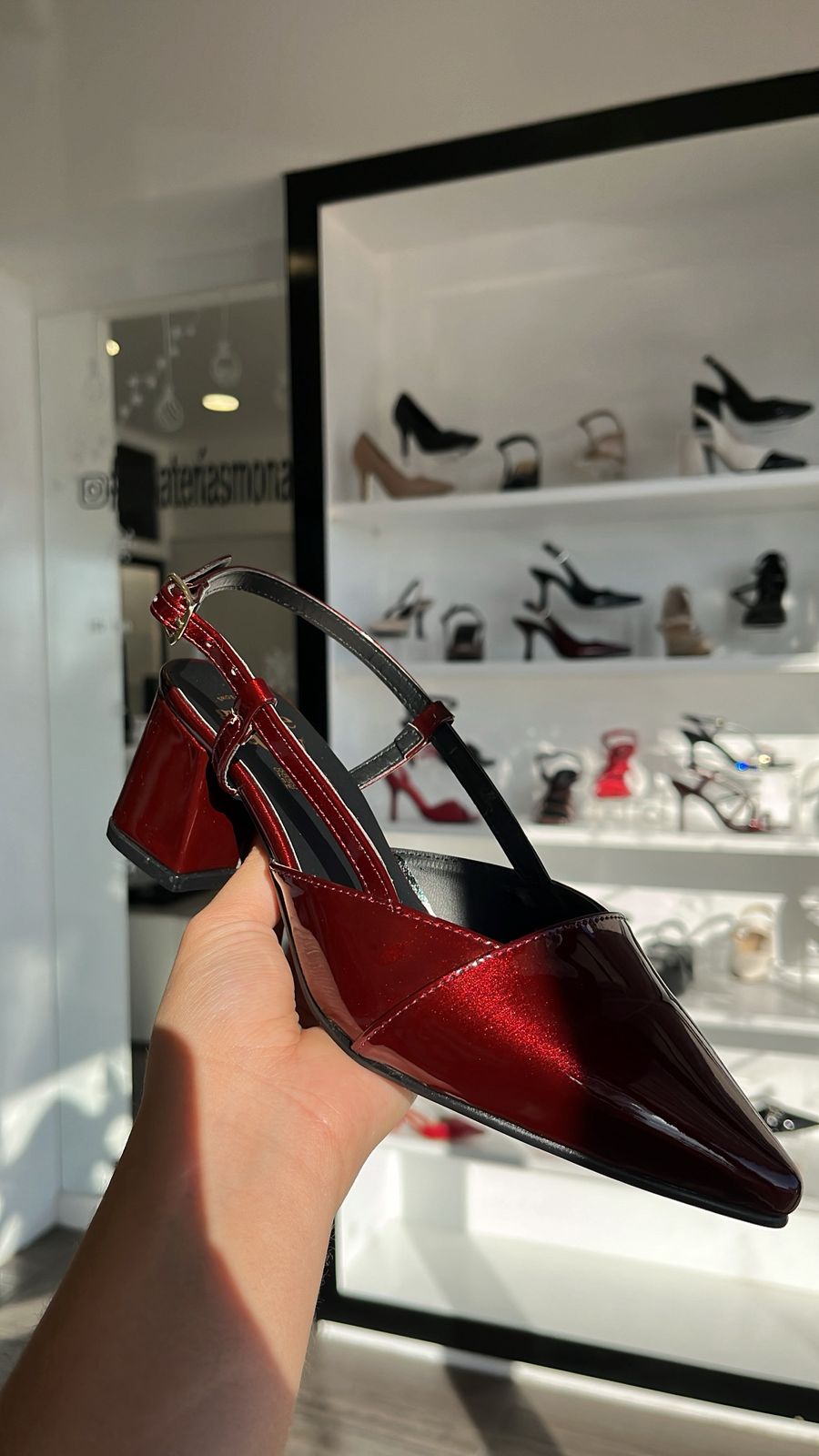 Zapatilla 7004 vino