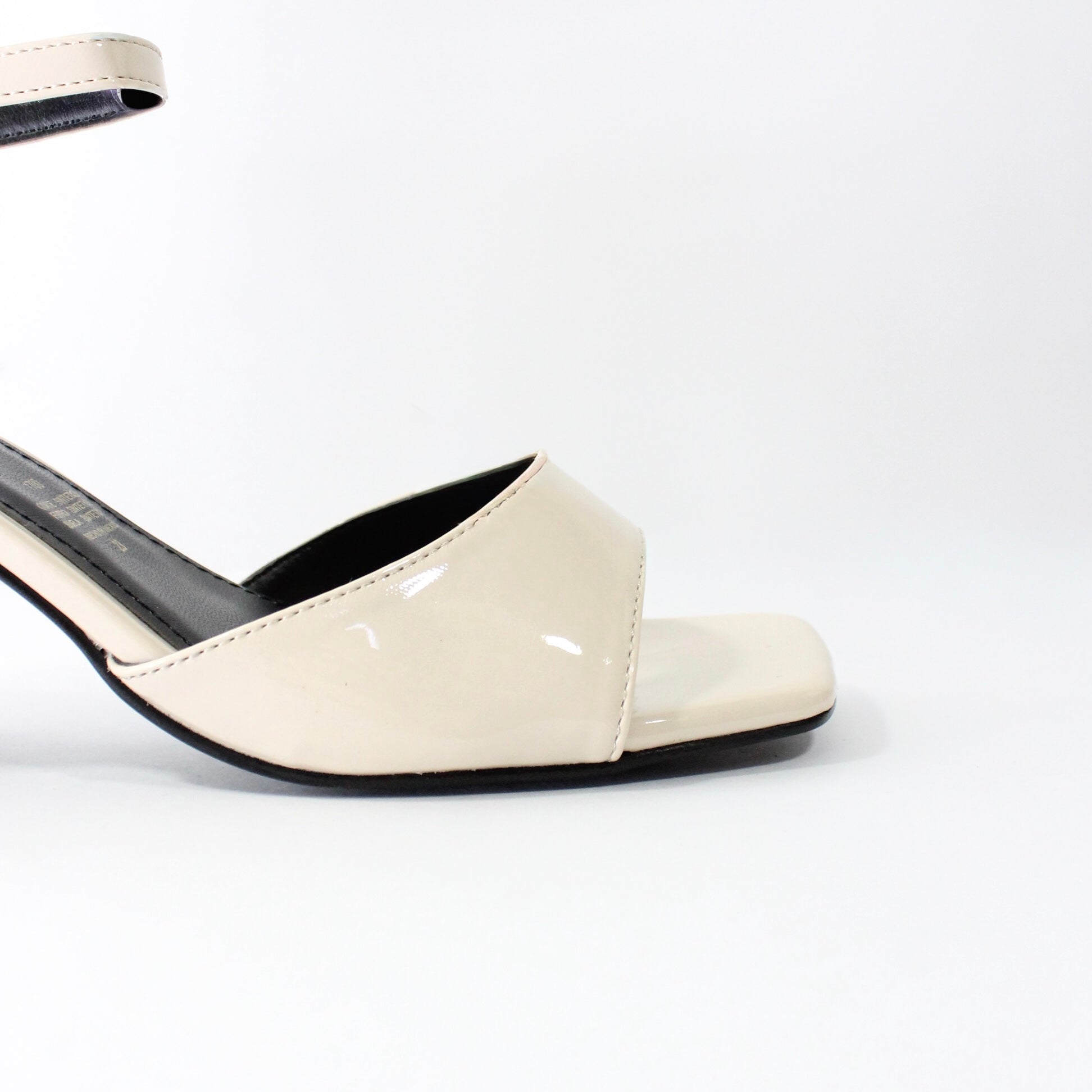 Zapatilla tacón cuadrado 1700L