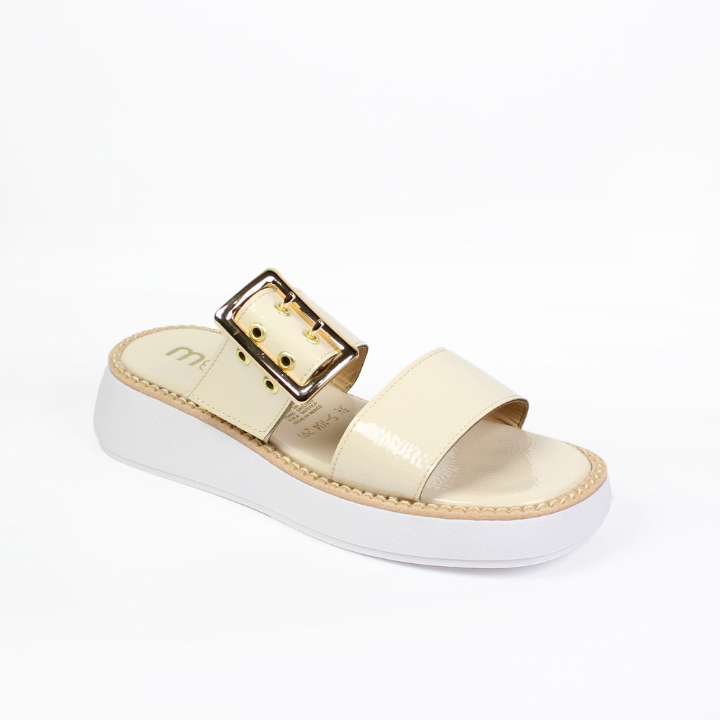 Sandalia con suela alta 5-104