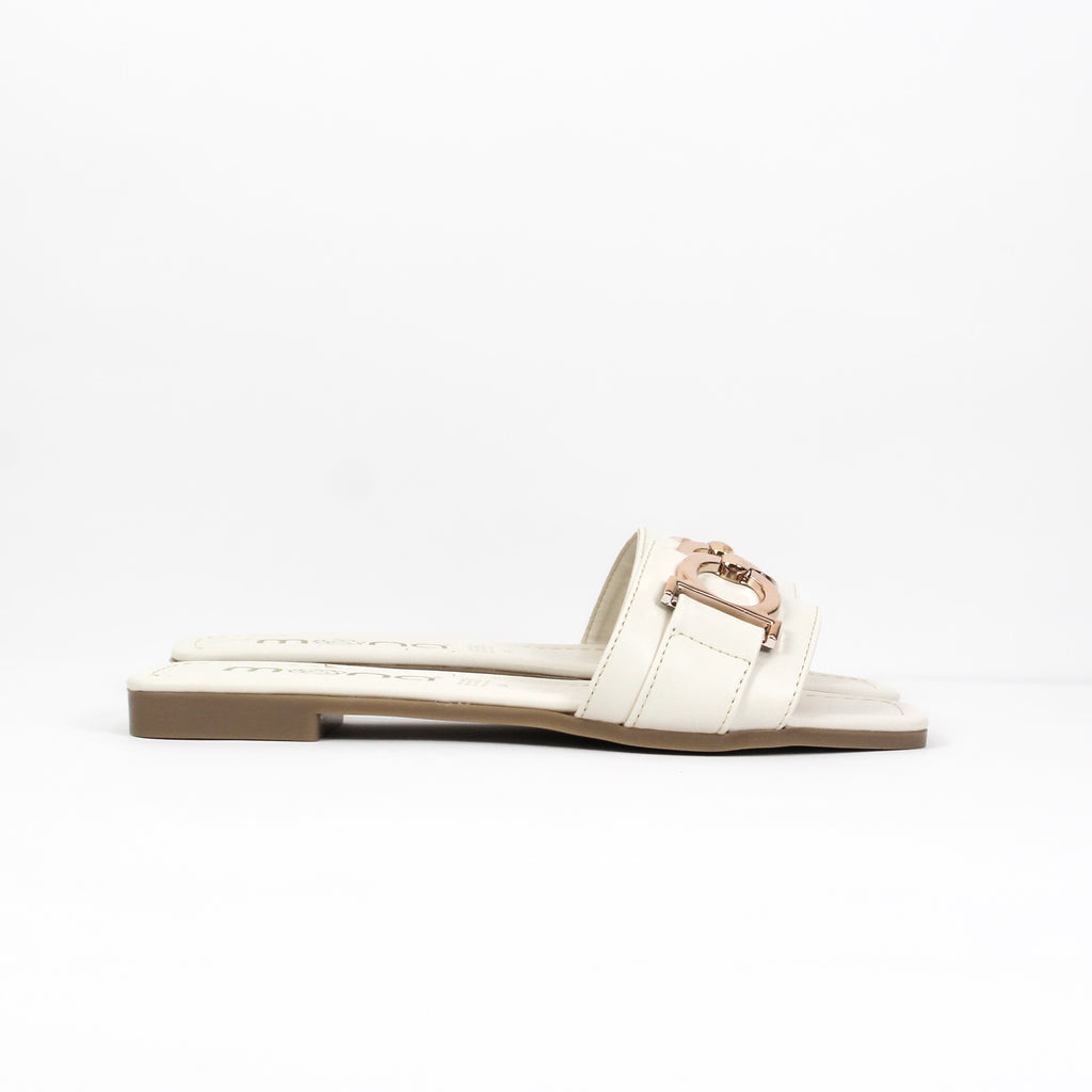 Sandalia con hebilla 2532