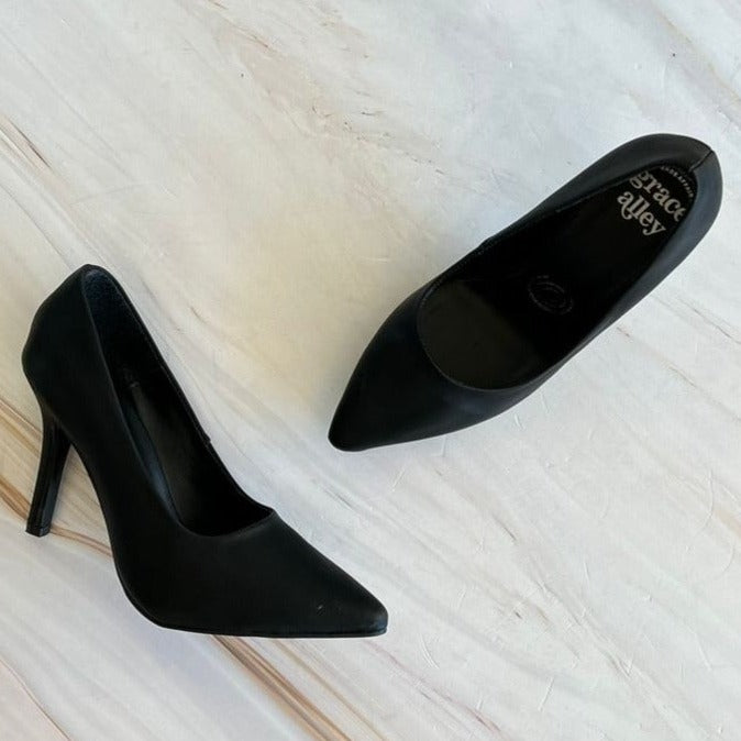 Zapatilla Cerrada con Tacón Aguja 2970