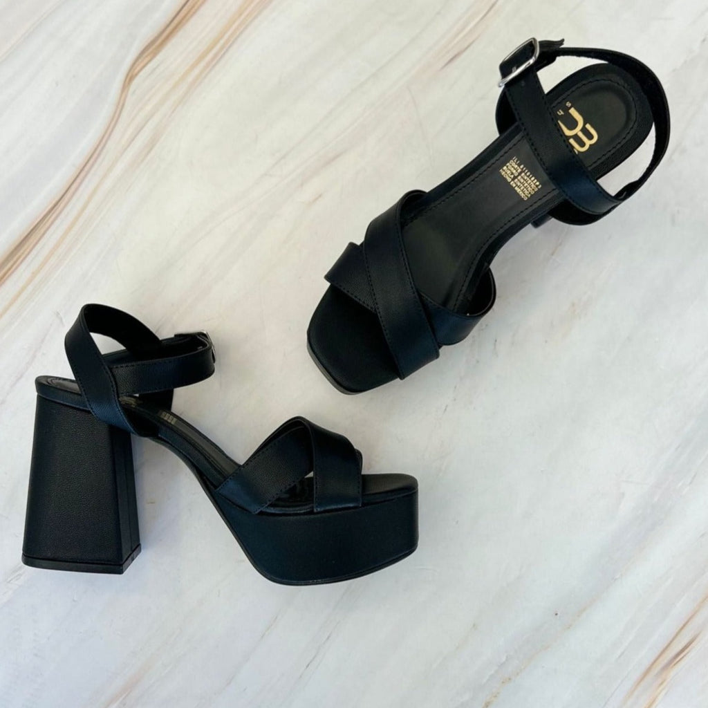 Zapatilla de diseño Liso con Tiras 5201