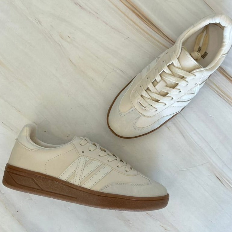Tenis de Rayas 2430