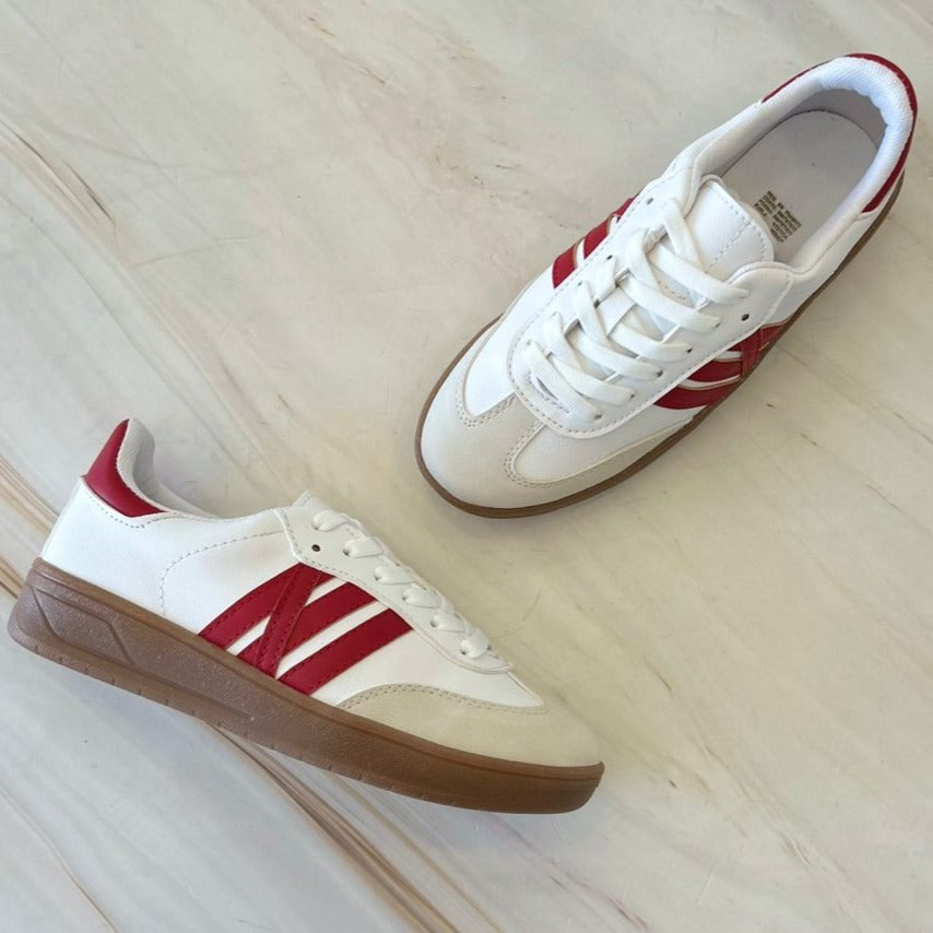 Tenis de Rayas 2430