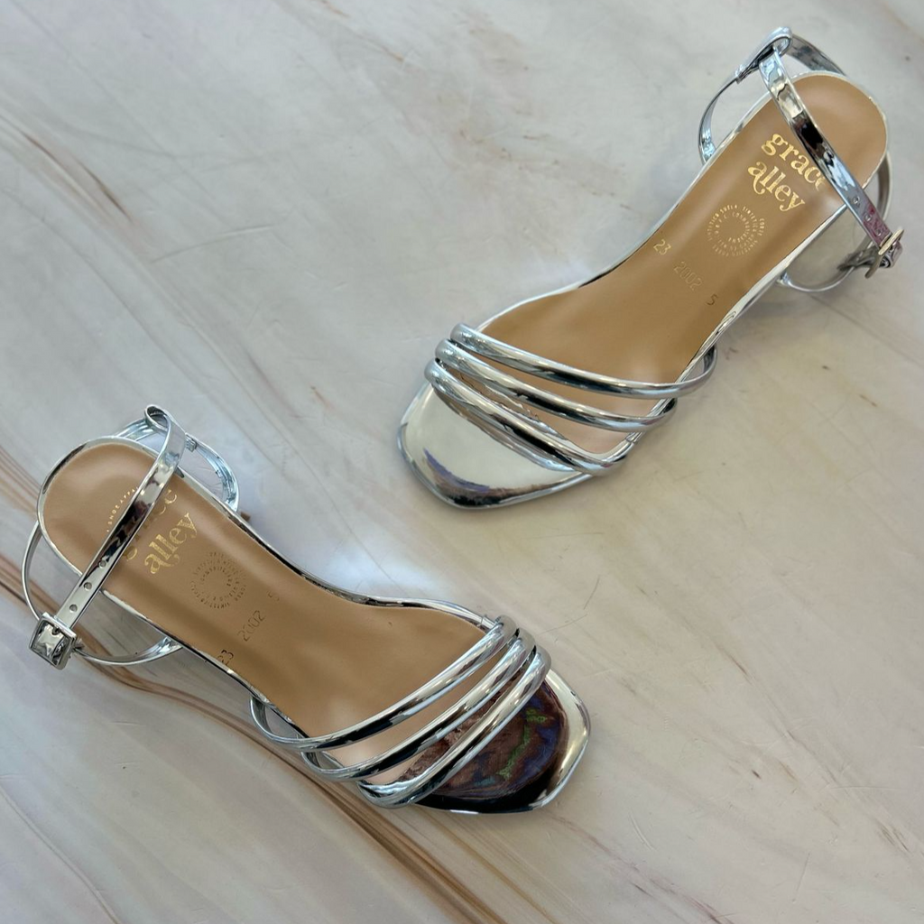 Zapatilla de Tira delgada 2002-CJ