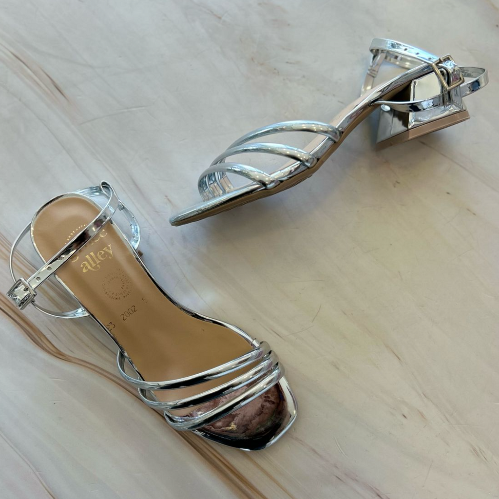 Zapatilla de Tira delgada 2002-CJ