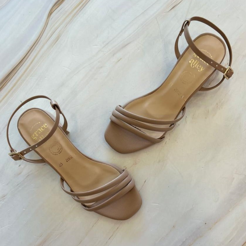 Zapatilla de Tira delgada 2002-CJ