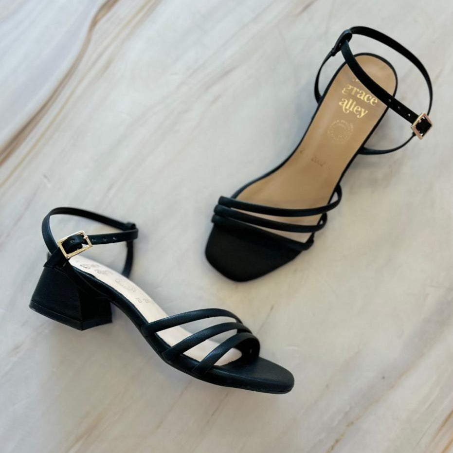 Zapatilla de Tira delgada 2002-CJ